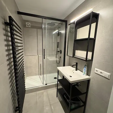 Design Serviced Modern And Stylish Daire