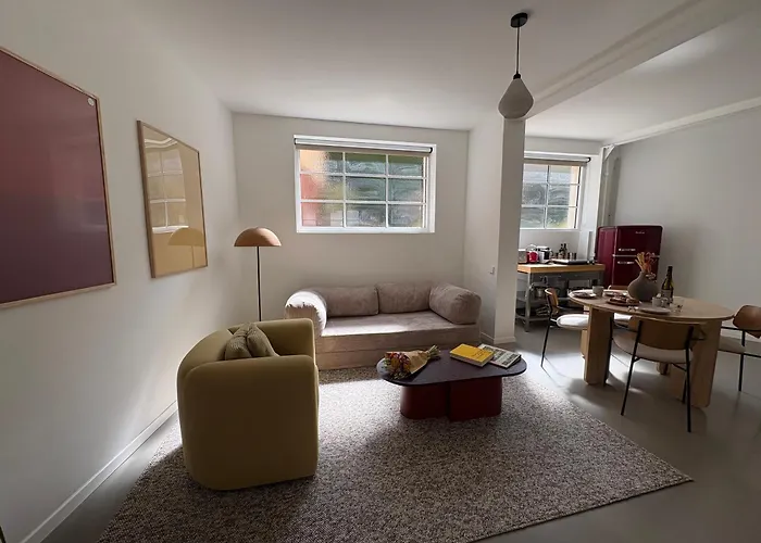 Design Serviced Modern And Stylish Apartman